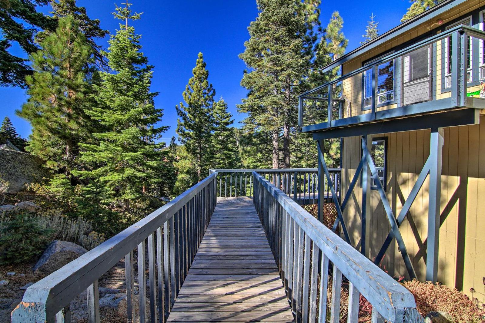 Rustic-Chic Heavenly Condo with On-Site Hiking! Main image 2